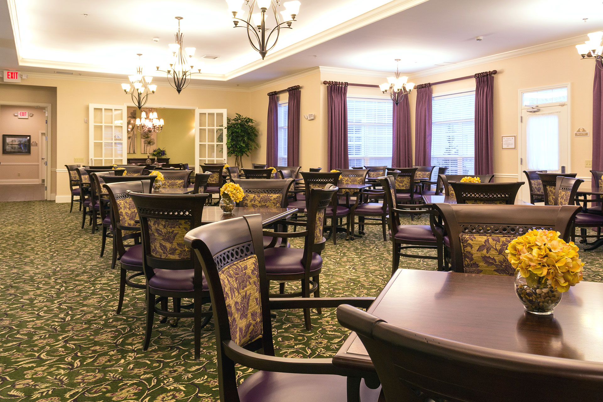 Benton House-Tiffany-MO-dining Adult Day Program in Kansas City